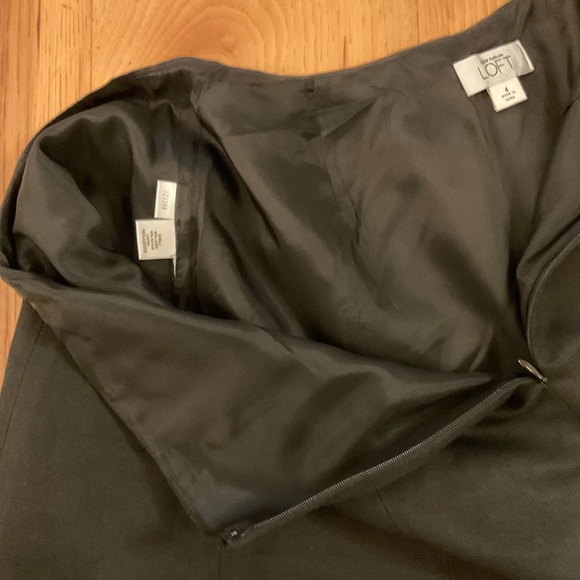 Ann Taylor Loft Black A-Line Skirt, Size 4 - Picture 6 of 6